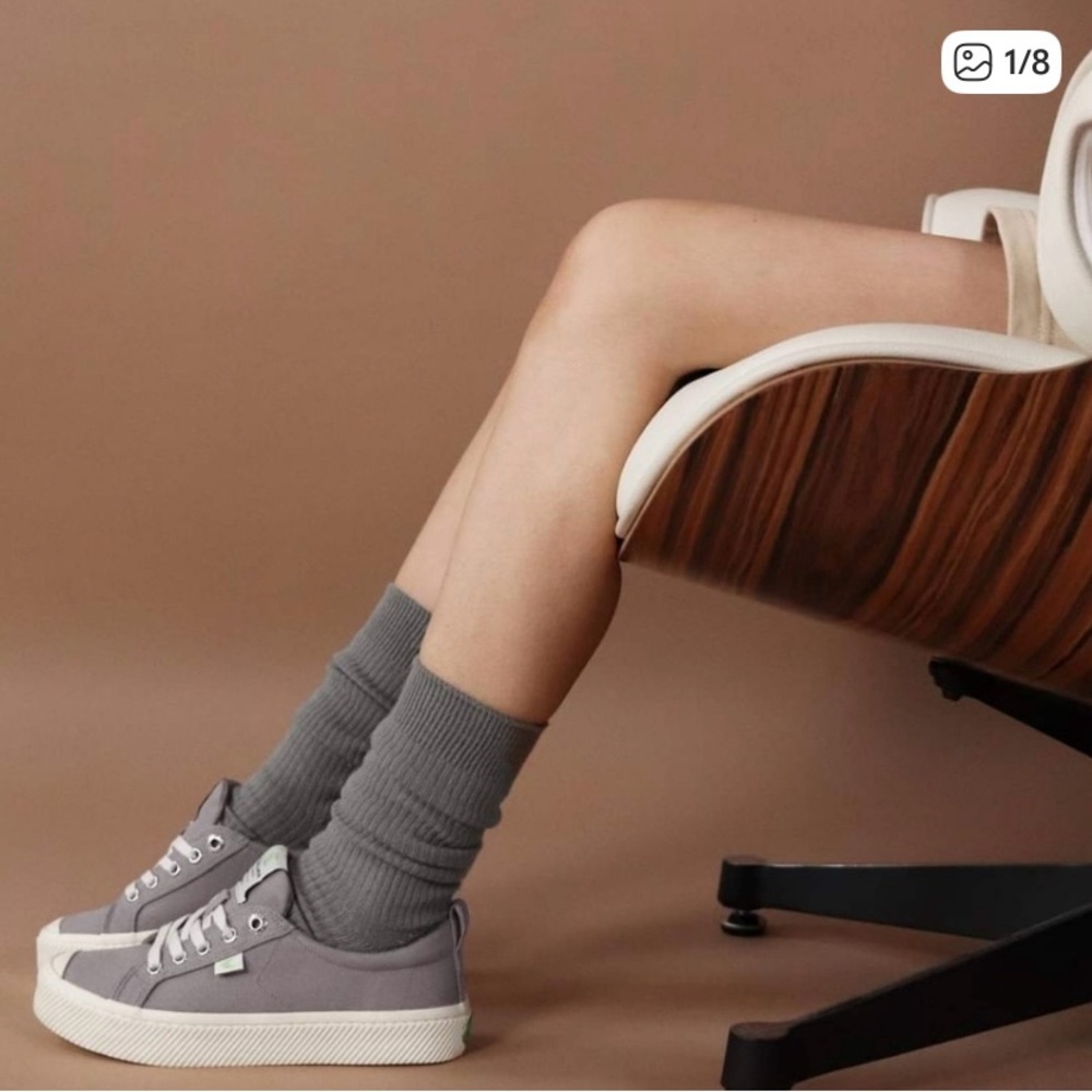 Cariuma OCA sneakers in mystic grey